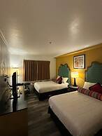 Howard Johnson by Wyndham Bakersfield