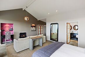 Woodhouse Mountain Lodge