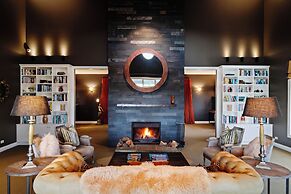 Woodhouse Mountain Lodge