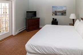 The Admiral's Inn Resort