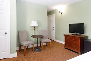The Admiral's Inn Resort