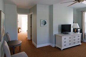 The Admiral's Inn Resort