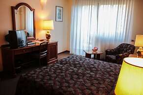 Garden Hotel