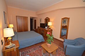 Garden Hotel