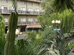 Garden Hotel