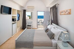 Akrotiri Hotel