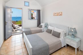 Akrotiri Hotel