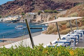 Akrotiri Hotel