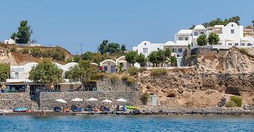 Akrotiri Hotel