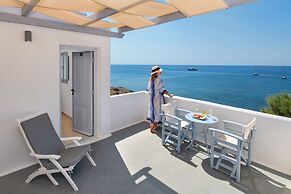 Akrotiri Hotel