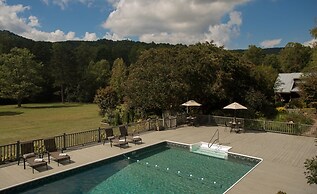 Glen-Ella Springs Hotel & Restaurant