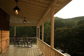 Glen-Ella Springs Hotel & Restaurant