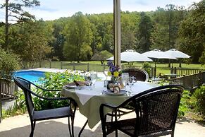 Glen-Ella Springs Hotel & Restaurant