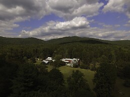 Glen-Ella Springs Hotel & Restaurant