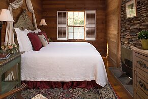 Glen-Ella Springs Hotel & Restaurant