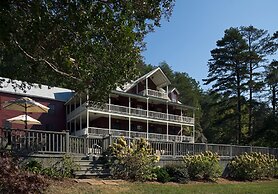 Glen-Ella Springs Hotel & Restaurant