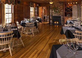 Glen-Ella Springs Hotel & Restaurant