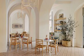 The Maybourne Beverly Hills, Maybourne