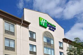 Holiday Inn Express Hotel & Suites Ottawa Airport, an IHG Hotel