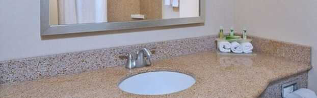 Holiday Inn Express Hotel & Suites Ottawa Airport by IHG