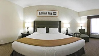 Holiday Inn Express Hotel & Suites Ottawa Airport by IHG