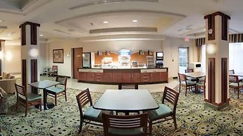 Holiday Inn Express Hotel & Suites Ottawa Airport by IHG