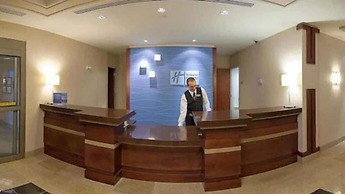 Holiday Inn Express Hotel & Suites Ottawa Airport by IHG