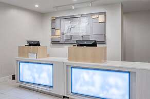 Holiday Inn Express Hotel & Suites Ottawa Airport by IHG