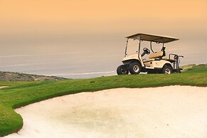 Pinnacle Point Beach and Golf Resort