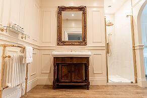 Plas Dinas Country House