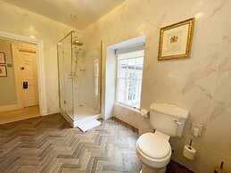 Plas Dinas Country House