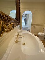 Plas Dinas Country House