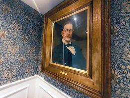 Plas Dinas Country House