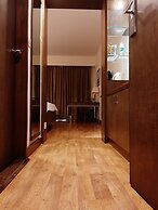 Trinity Hotel, Bengaluru