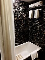 Trinity Hotel, Bengaluru