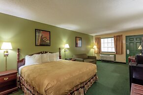 Angel Inn Near IMAX, a Travelodge by Wyndham
