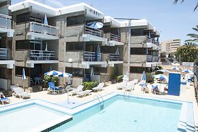 Apartamentos El Paseo