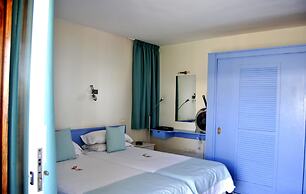 Apartamentos El Paseo