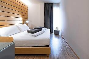 Lake Front Hotel Mirage