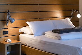 Lake Front Hotel Mirage