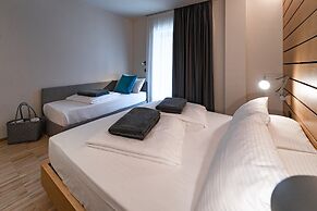 Lake Front Hotel Mirage