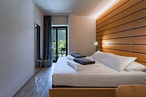 Lake Front Hotel Mirage