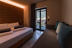 Lake Front Hotel Mirage