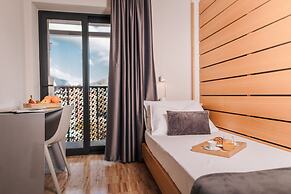 Lake Front Hotel Mirage