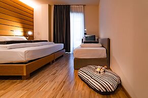 Lake Front Hotel Mirage