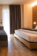 Lake Front Hotel Mirage