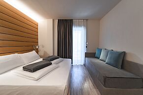 Lake Front Hotel Mirage