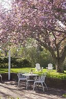 Chatham Seafarer Inn