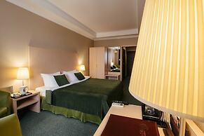 Aurora Hotel