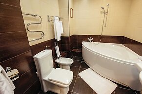 Aurora Hotel